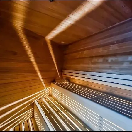 Hanza Tower 5 Stars 아파트