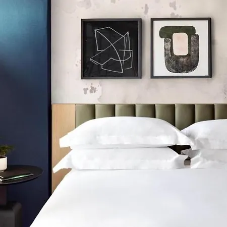 Hanza Tower 5 Stars 아파트 *